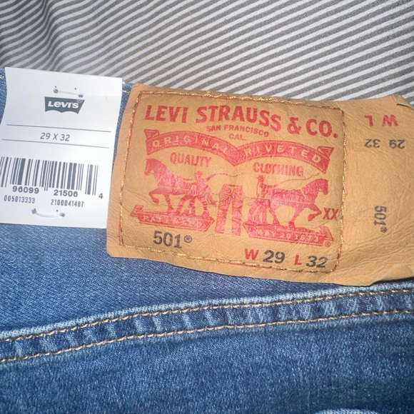 New men’s 501 Levi’s Button Fly Jeans Straight Leg - Picture 4 of 4